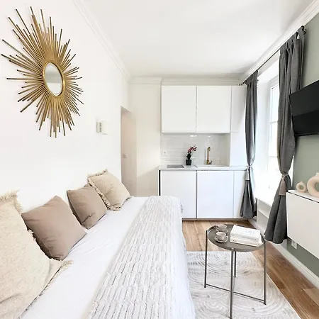 Apartment Opera - Premium For Couples